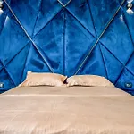 House Luxury Бухарест