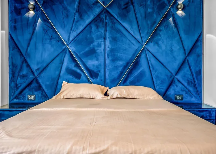 House Luxury Бухарест