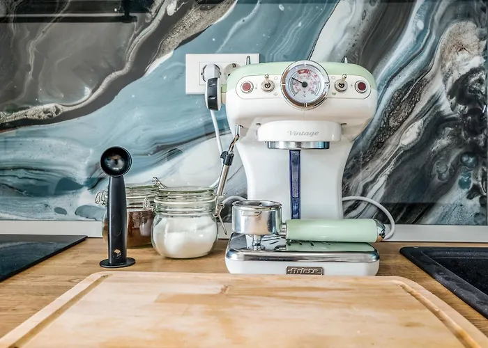 House Luxury Бухарест